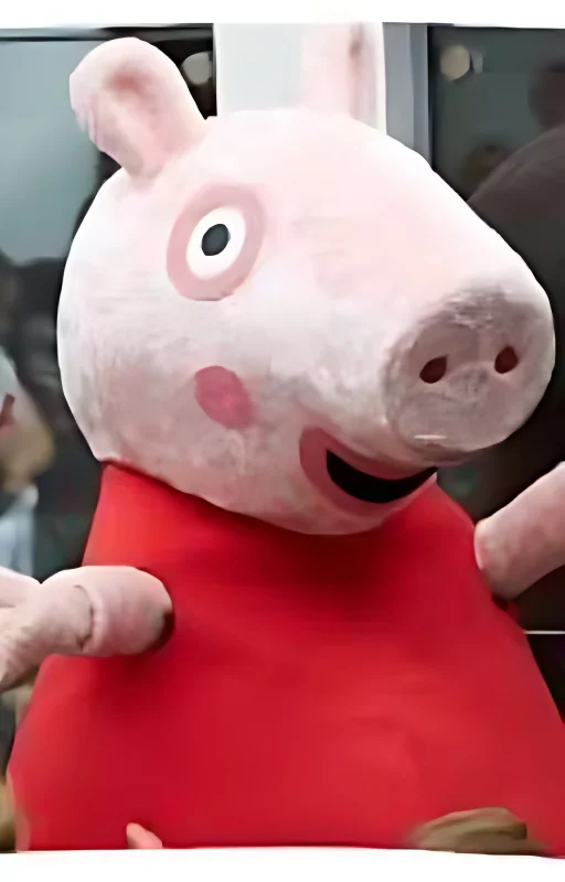 Peppa pig thought you looked fine. So now your dating. (Peppa x reader) cover